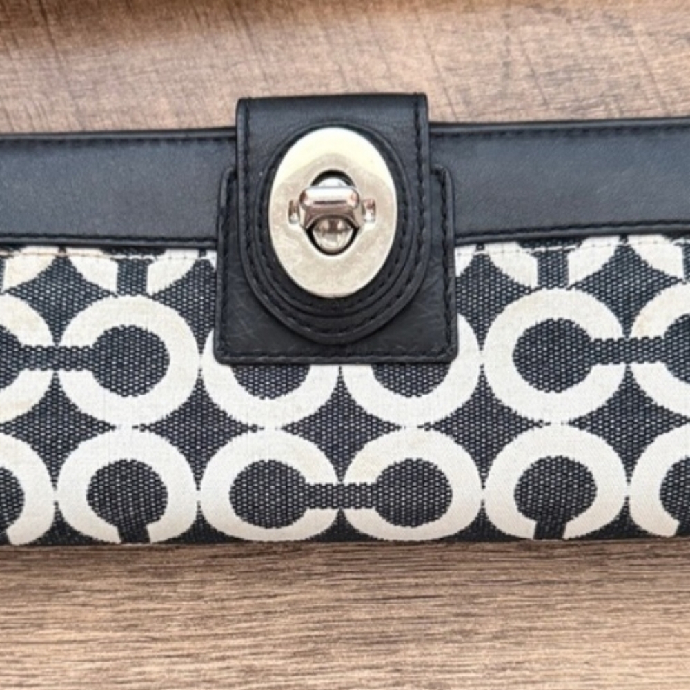 Coach Signature C's Canvas Turnlock Envelope Wallet GUC